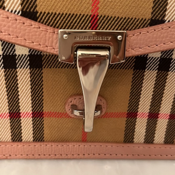 Burberry cross body bag w/orig dust bag - Picture 5 of 5